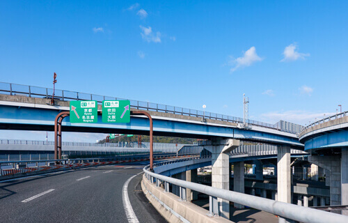 京都のライン工事業者ができる高速道路工事